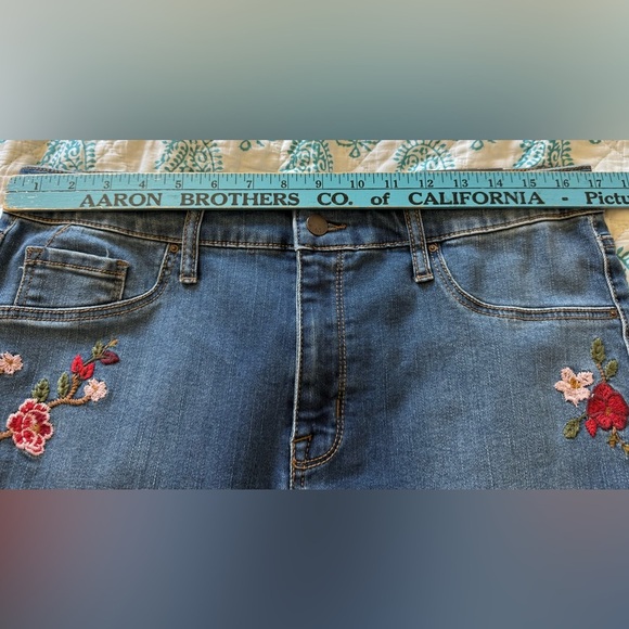 NWT Mossimo Super Stretch High Rise Jegging with Floral Embroidery Size 14/32 - Picture 12 of 14